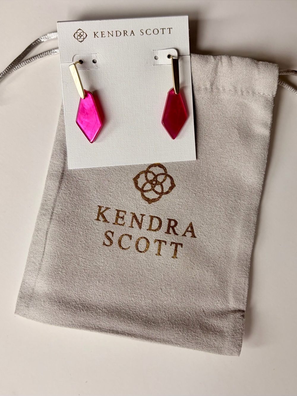 Kendra Scott Gold Gianna Drop Earrings in Hot Pink Illusion